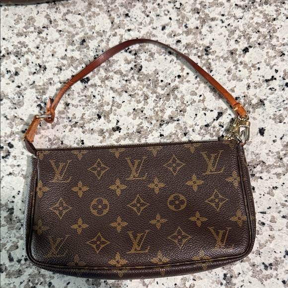 Louis Vuitton Handbags - Louis Vuitton Brown Monogram Clutch